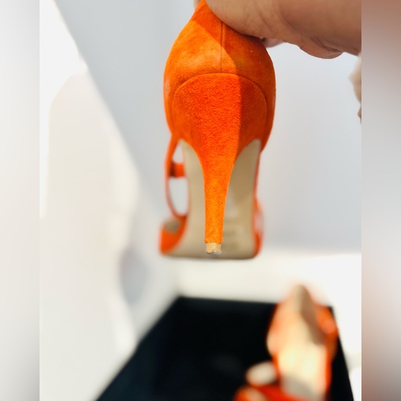 Shoes - Picture 2 of 8